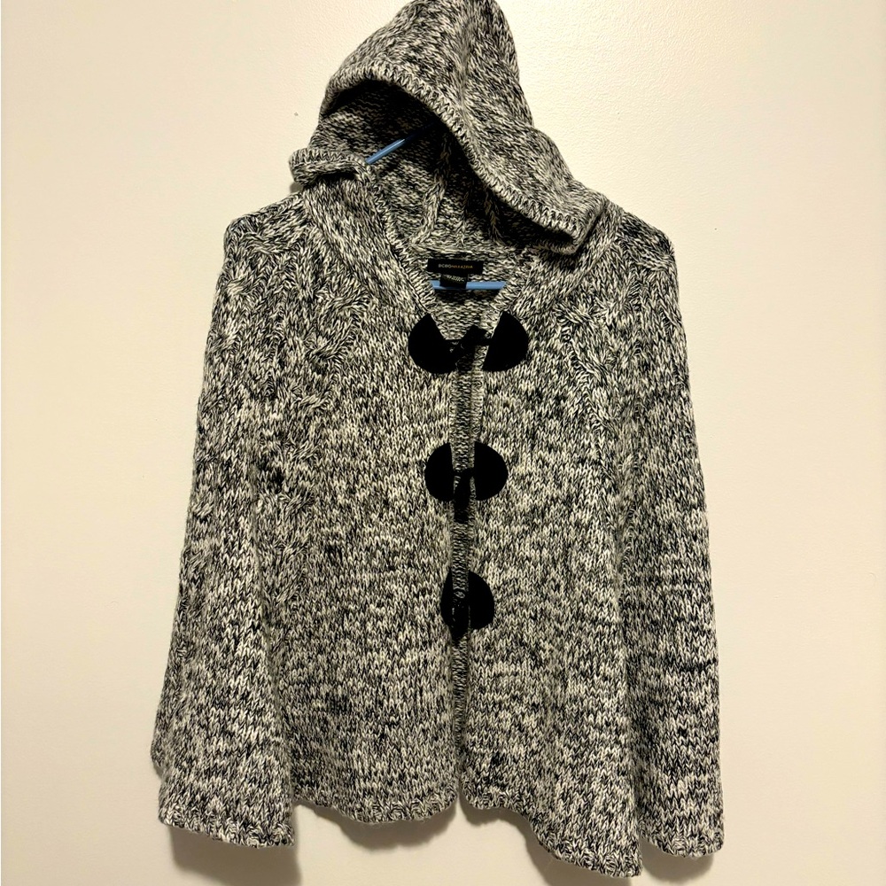 BCBG Max Azria, Hooded Poncho/ Cap Women’s size medium excellent condition.